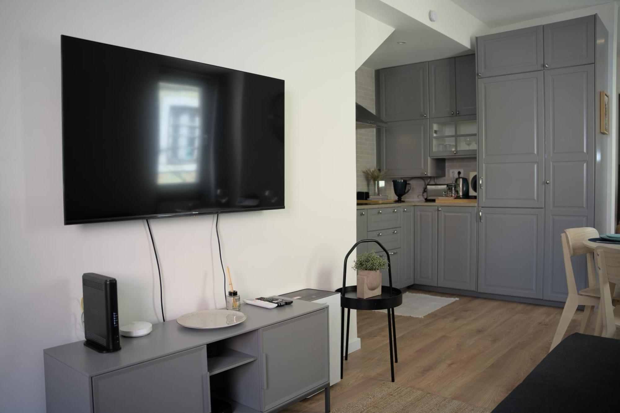 Elegant Flat Shared Outstanding Terrace